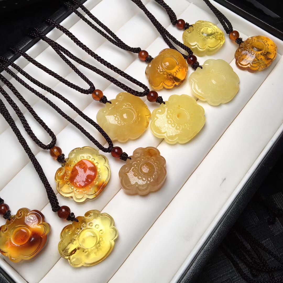 天然蜜蜡宝宝锁 平安锁 全品三无 雕工细致 形状饱满 颜色漂亮