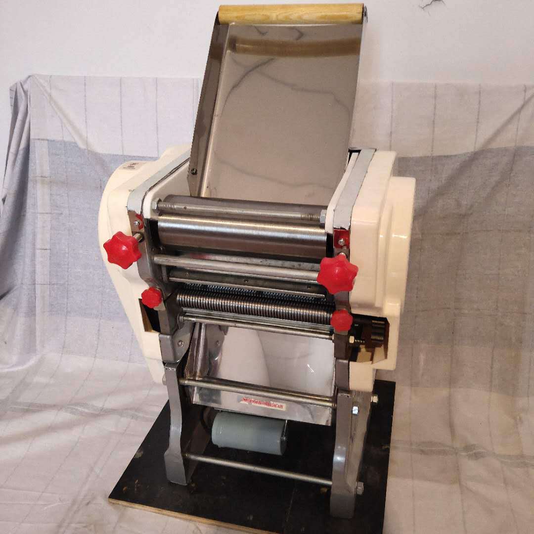 50-7电动商用揉面机面条机压面机配有多种规格面刀