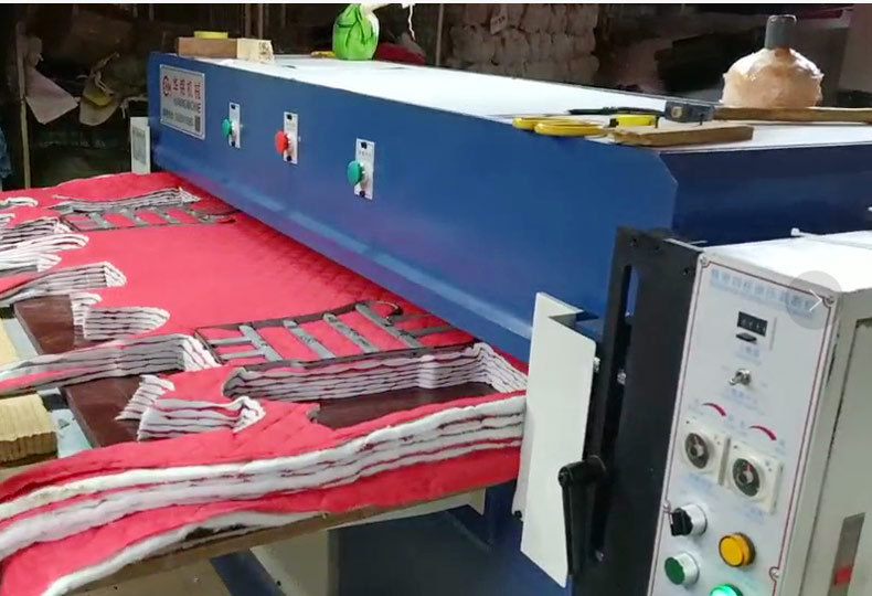 40吨精密四柱裁断机面料海绵裁切机手袋箱包吸塑冲床啤机模切机