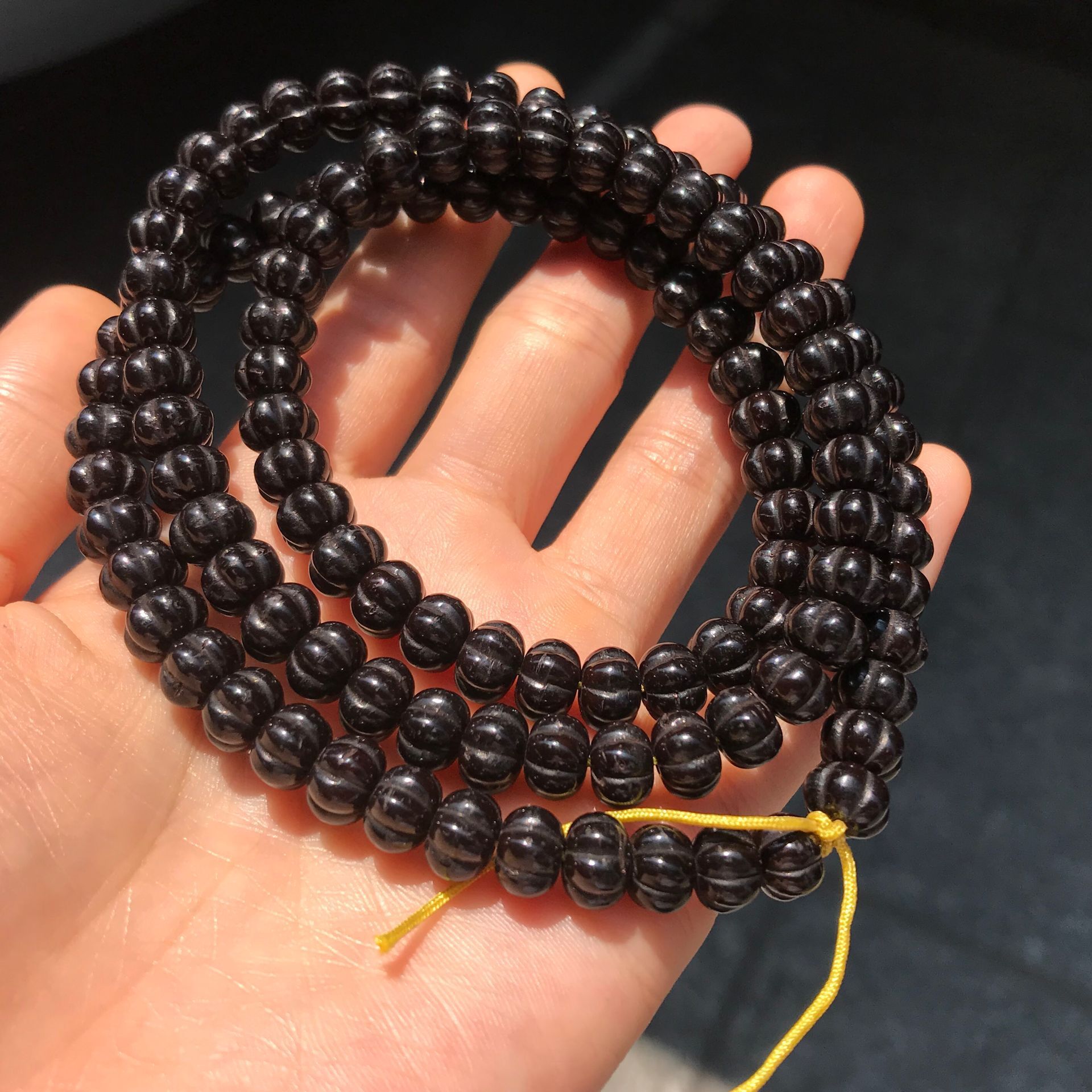 厂家供应108椰蒂南瓜珠 椰蒂圆珠桶珠 椰蒂雕刻百香籽佛珠