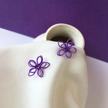 S925银针紫色花朵短款耳环个性气质简约编织双层镂空耳钉耳饰女