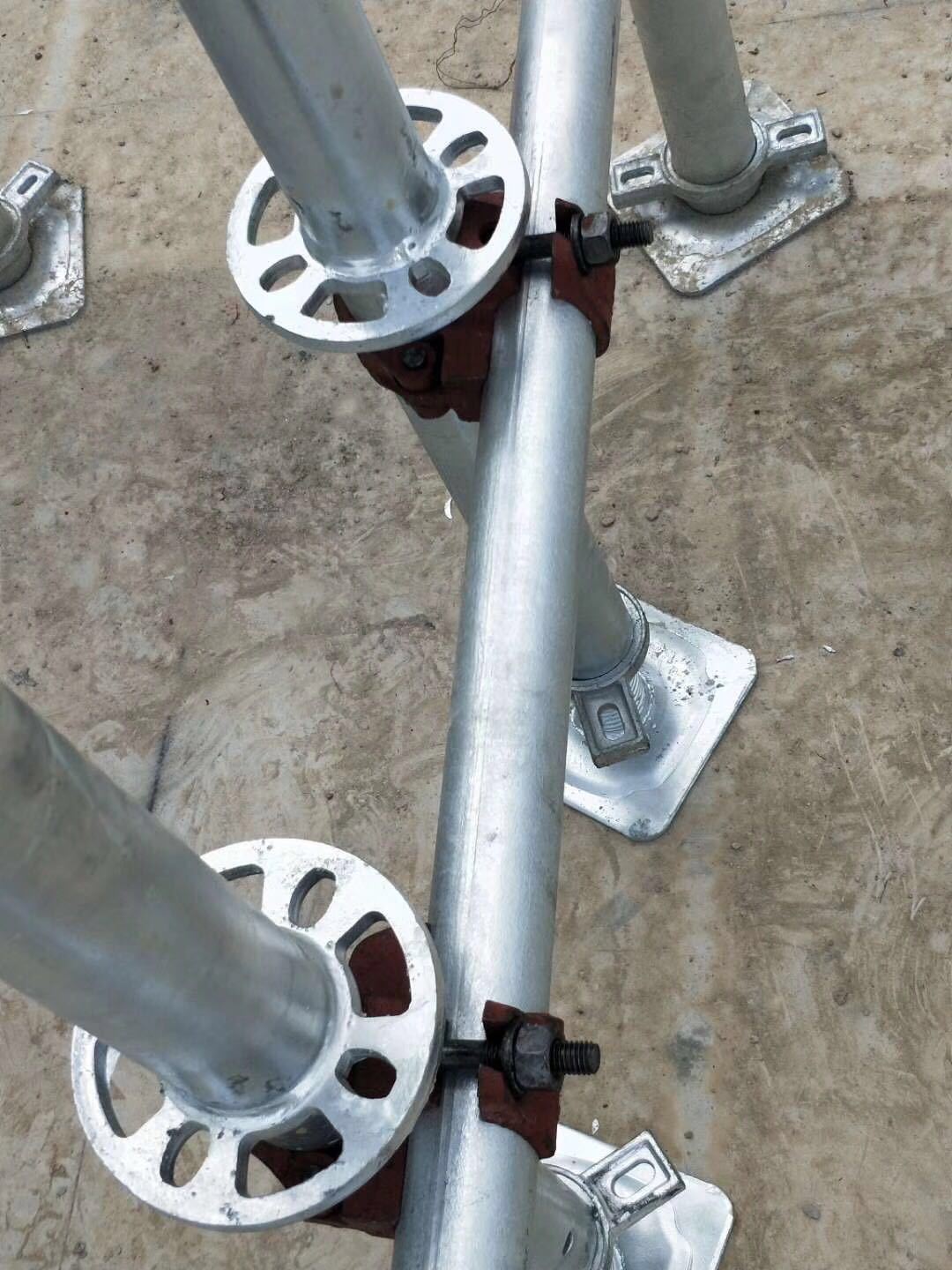 广东深圳出租出售大量建筑盘扣脚手架钢管 扣件 顶托