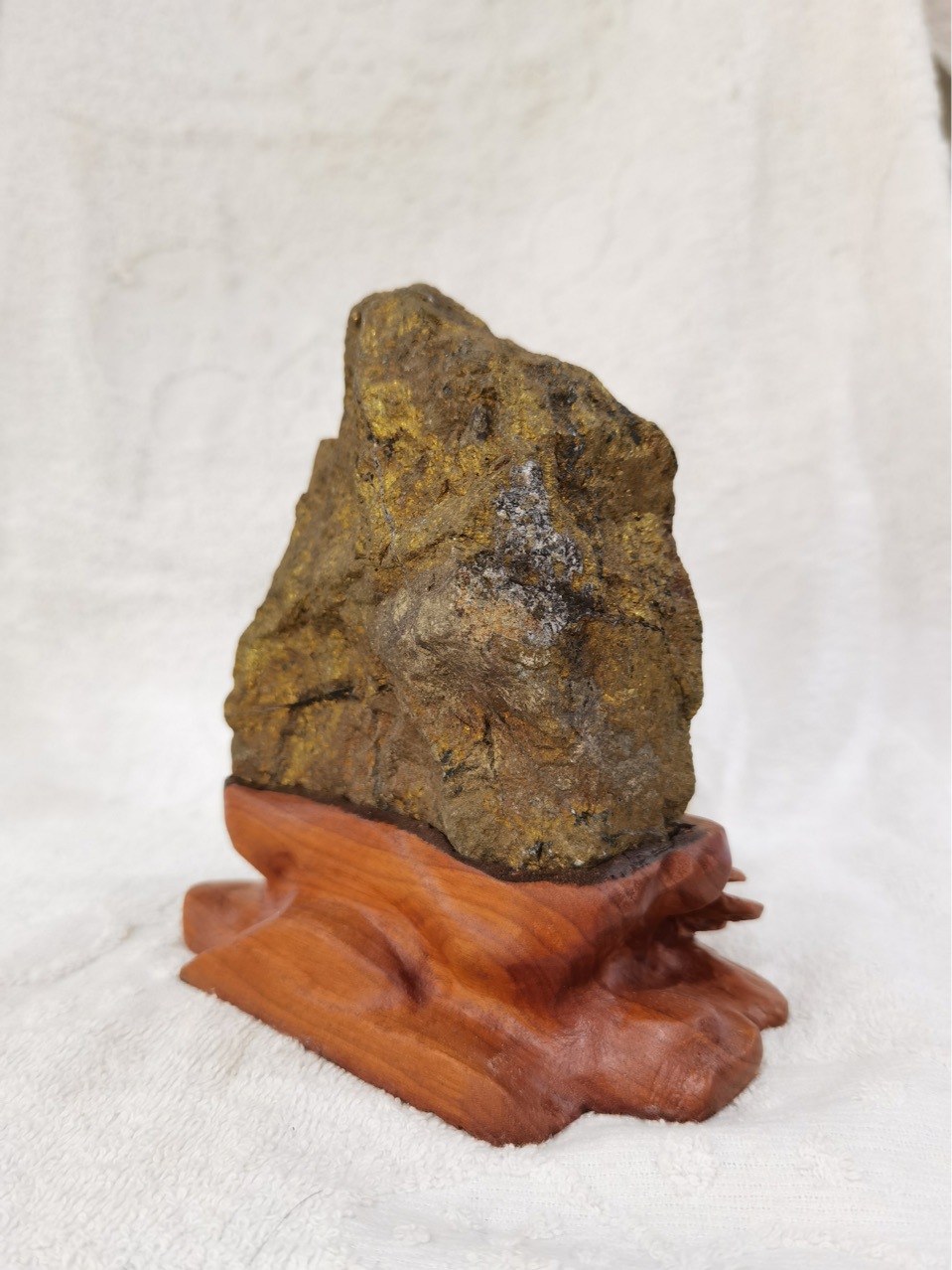 厂家供应批发金矿石金银铜矿石硫铁矿奇石头观赏石原石摆件工艺品