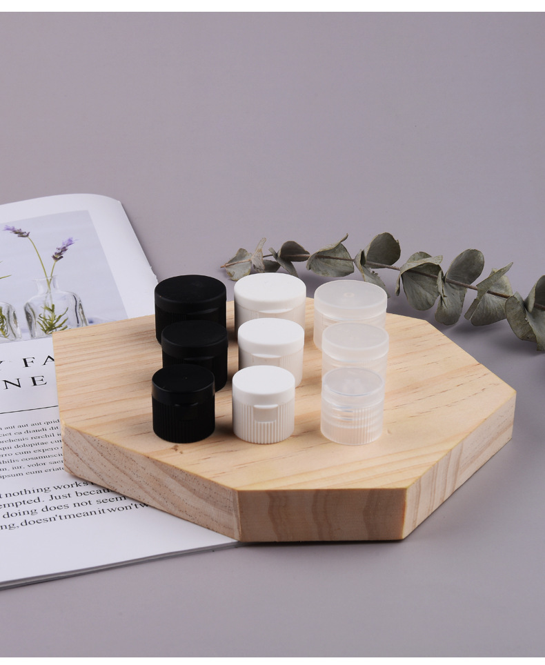 现货供应 18r黑色翻盖 20口径24牙旋盖 塑料翻盖 可乐盖 瓶子配件