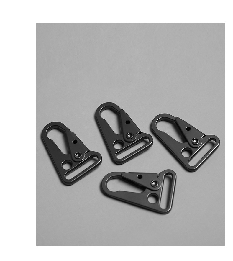 厂家现货锌合金属鹰嘴扣户外织带钩扣箱包五金配件钥匙扣黑色挂钩