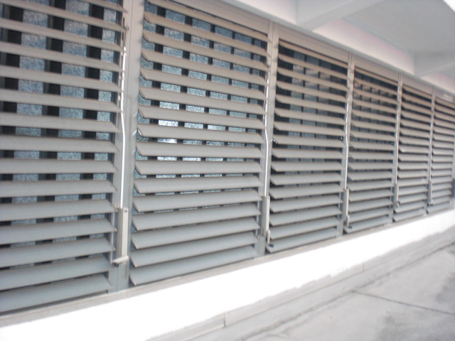 玻璃百叶窗 合金百叶窗百叶式风口玻璃窗 ,中悬窗 多种规格