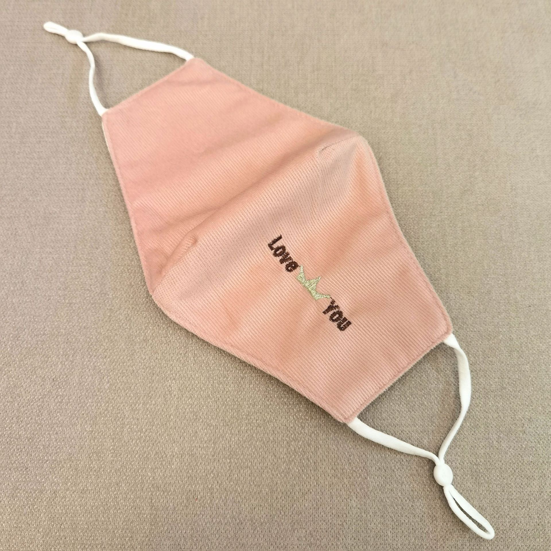 新款绣花个性口罩秋冬保暖挂耳式棉布口罩户外防尘可调节成人口罩