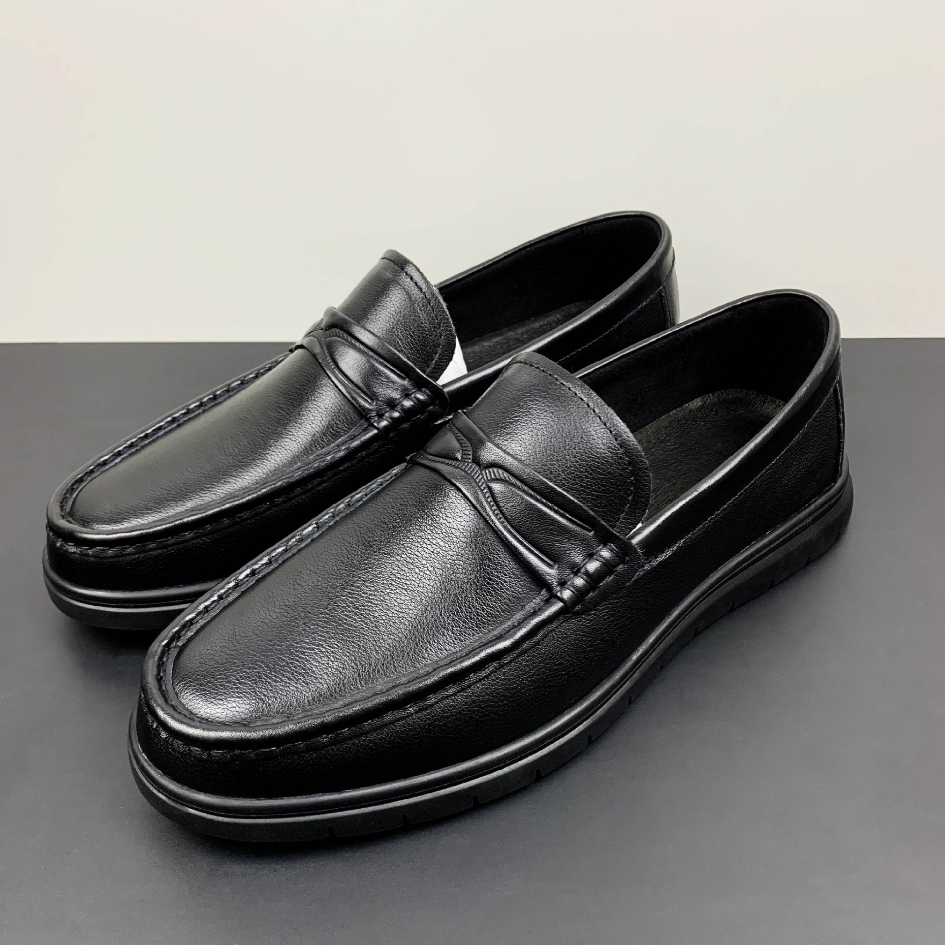 2020四季头层牛皮豆豆鞋厂家一件代发