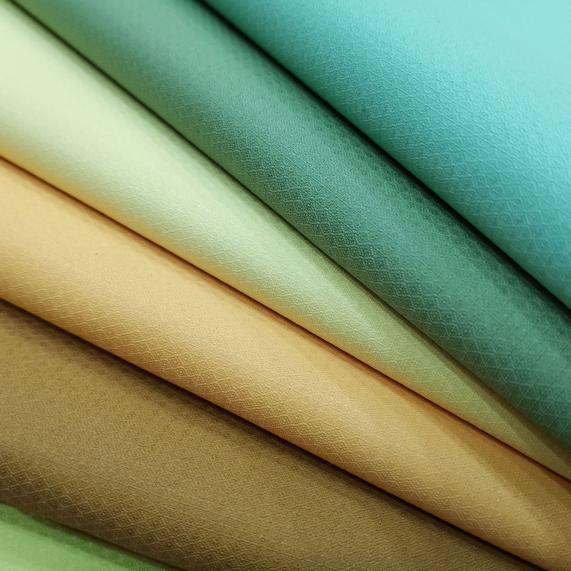 现货供应1米起订 米字格pvc冲锋衣面料 防水冬季校服滑雪服面料