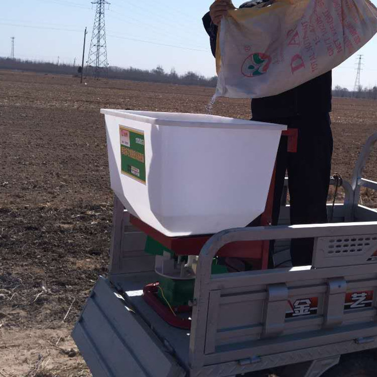 家用12v电瓶撒肥机 插秧机前置电动撒肥机 自动型化肥抛洒机志成