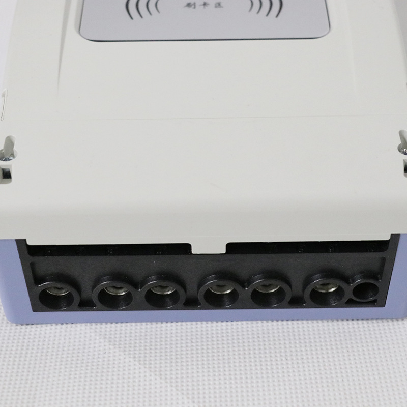 产品功能 高度集成:控制器内部集成宽电压稳压电源,集成电表计量