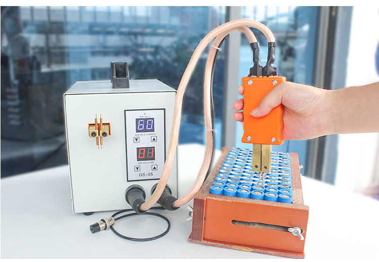 锂电池点焊机 小型家用手持式18650电池组脚踏式焊接电动扭扭车