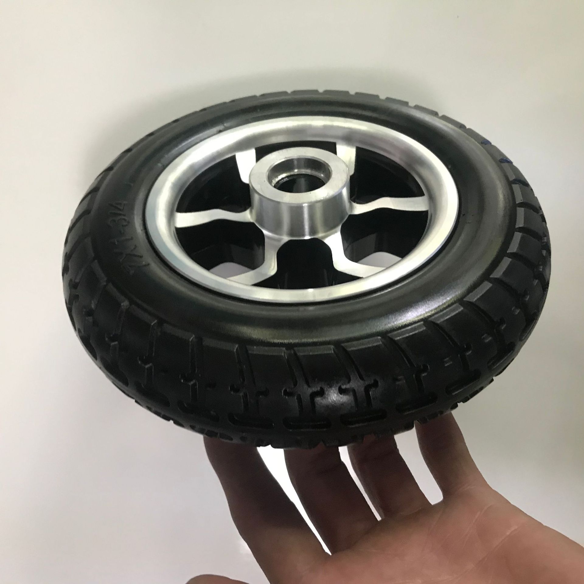 电动轮椅,代步车7寸前轮