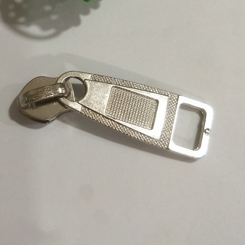 9 1059b白力锌合金拉链头 金属拉链头批发可定制logo
