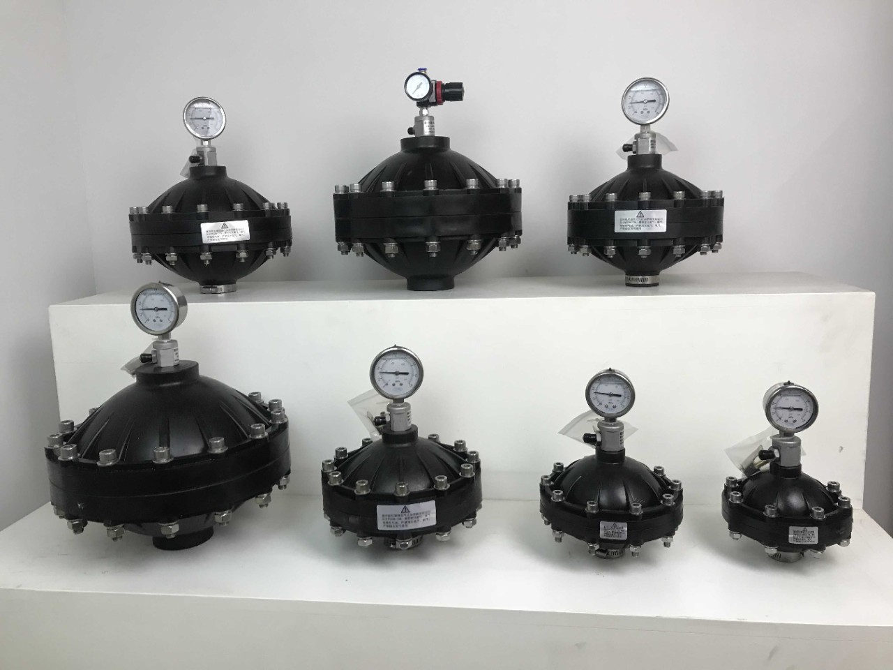 upvc膜片式脉冲阻尼器脉动缓冲器压力缓冲罐隔膜式脉动阻尼器pvc