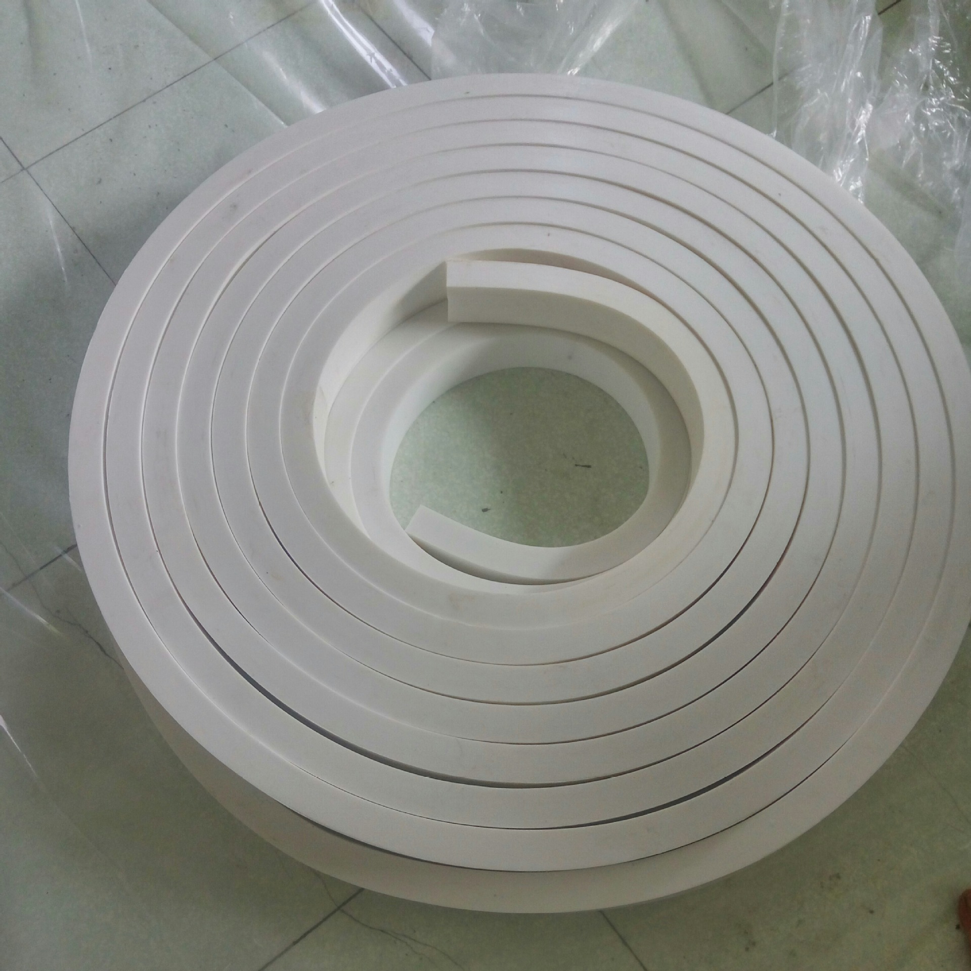 0型圈耐酸碱氟胶三角形状密封圈油封0型圈现货供应全氟醚0型圈