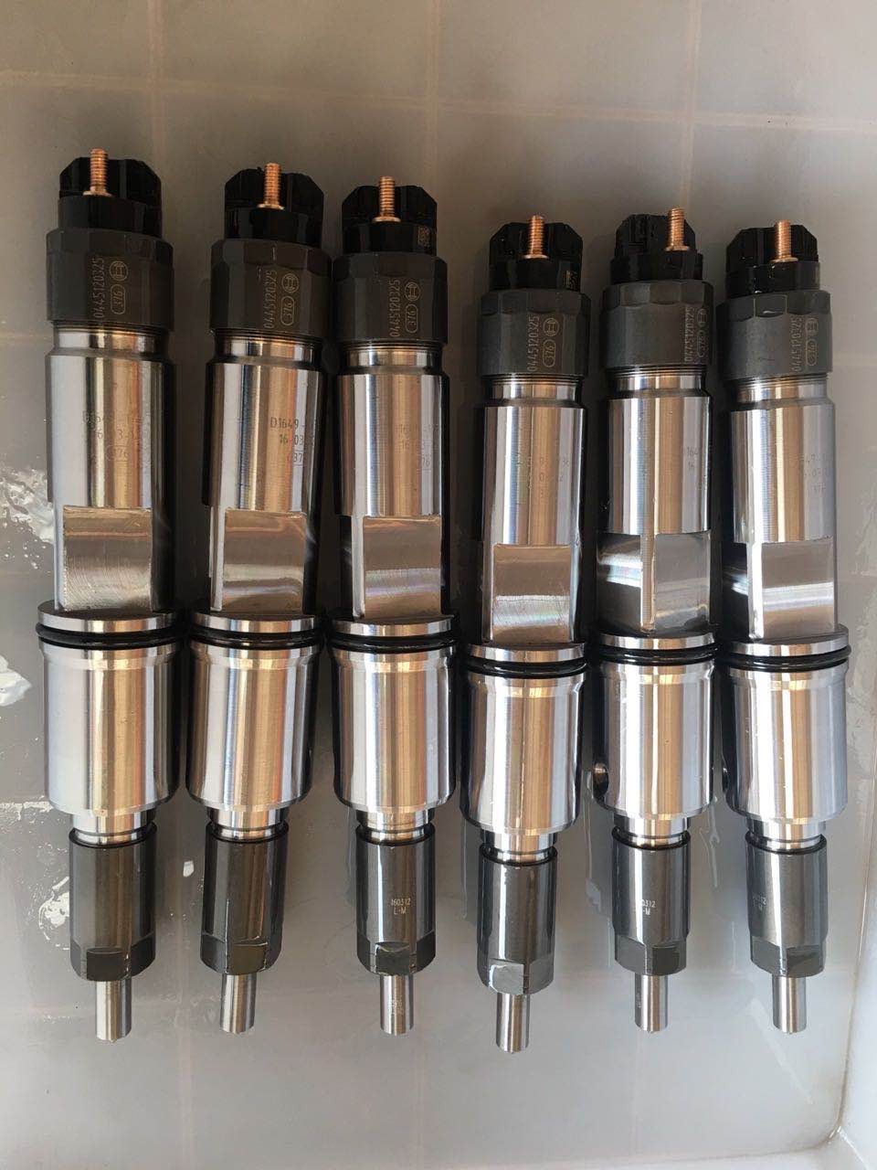 博世喷油器04451203230445120383东风康明斯g5317323喷油器