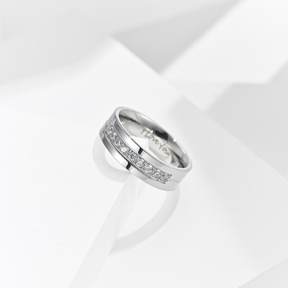 电商货源不锈钢镶钻情侣戒指 简约光面内圈刻字结婚对戒