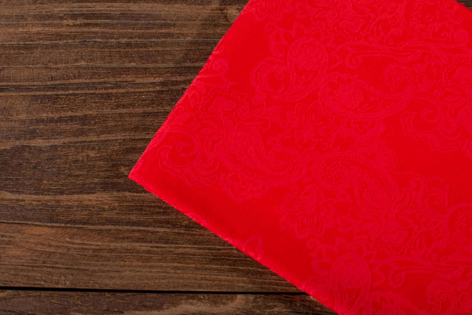 商品描述是否跨境出口专供货源否颜色红色,酒红色,粉红色,深蓝色,黑色