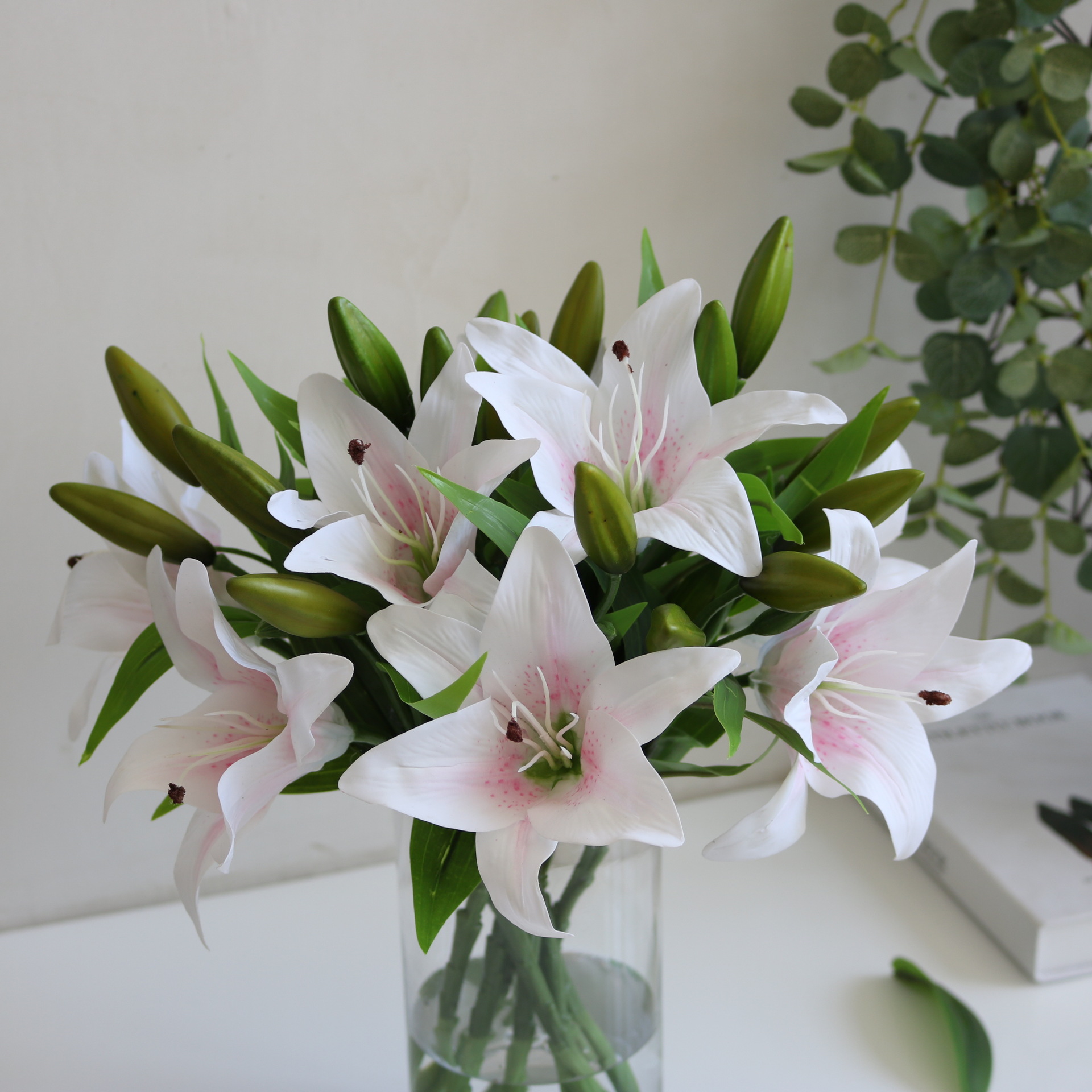 新款单支3头胶片手感pve百合仿真花塑料花婚庆装饰假花批发