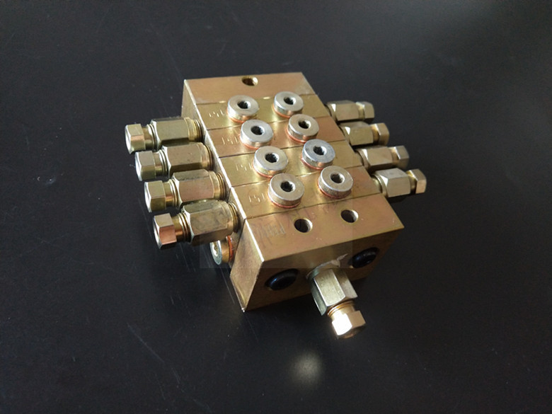 现货beka型同款冲床递进片式黄油分油器分配阀带检测