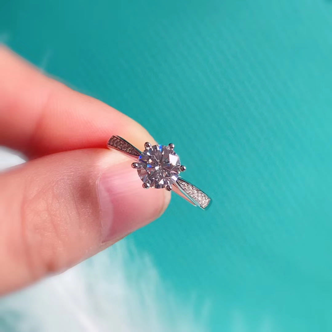 厂家直销正品d色莫桑钻戒指经典微镶小蛮腰六爪婚戒结婚对戒包邮