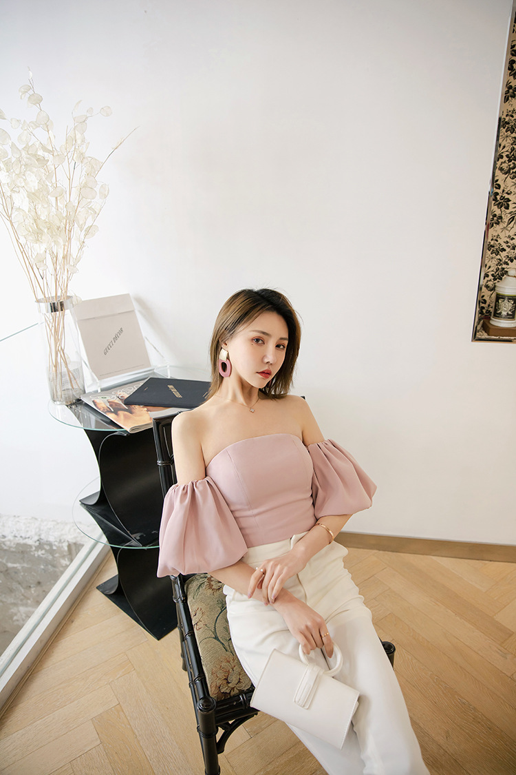 粉色上衣_2020新款名媛气质性感露肩显瘦泡泡袖抹胸粉色上衣71027 - 