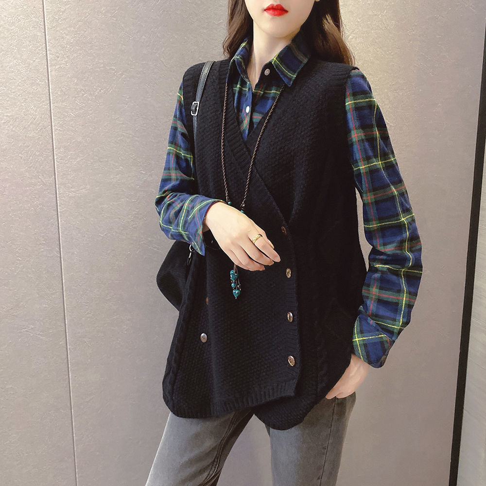 秋冬款针织上衣女士马夹粗毛线坎肩宽松复古不对称双排扣开衫马甲