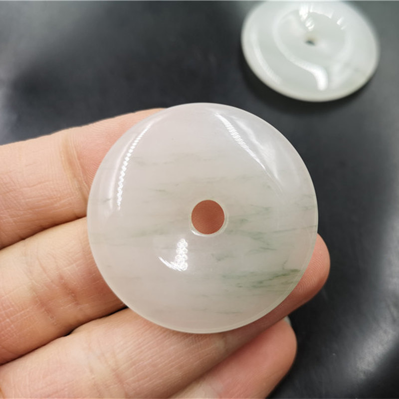 老玉匠新疆天山翠玉平安扣吊坠白底青大号玉石平安扣