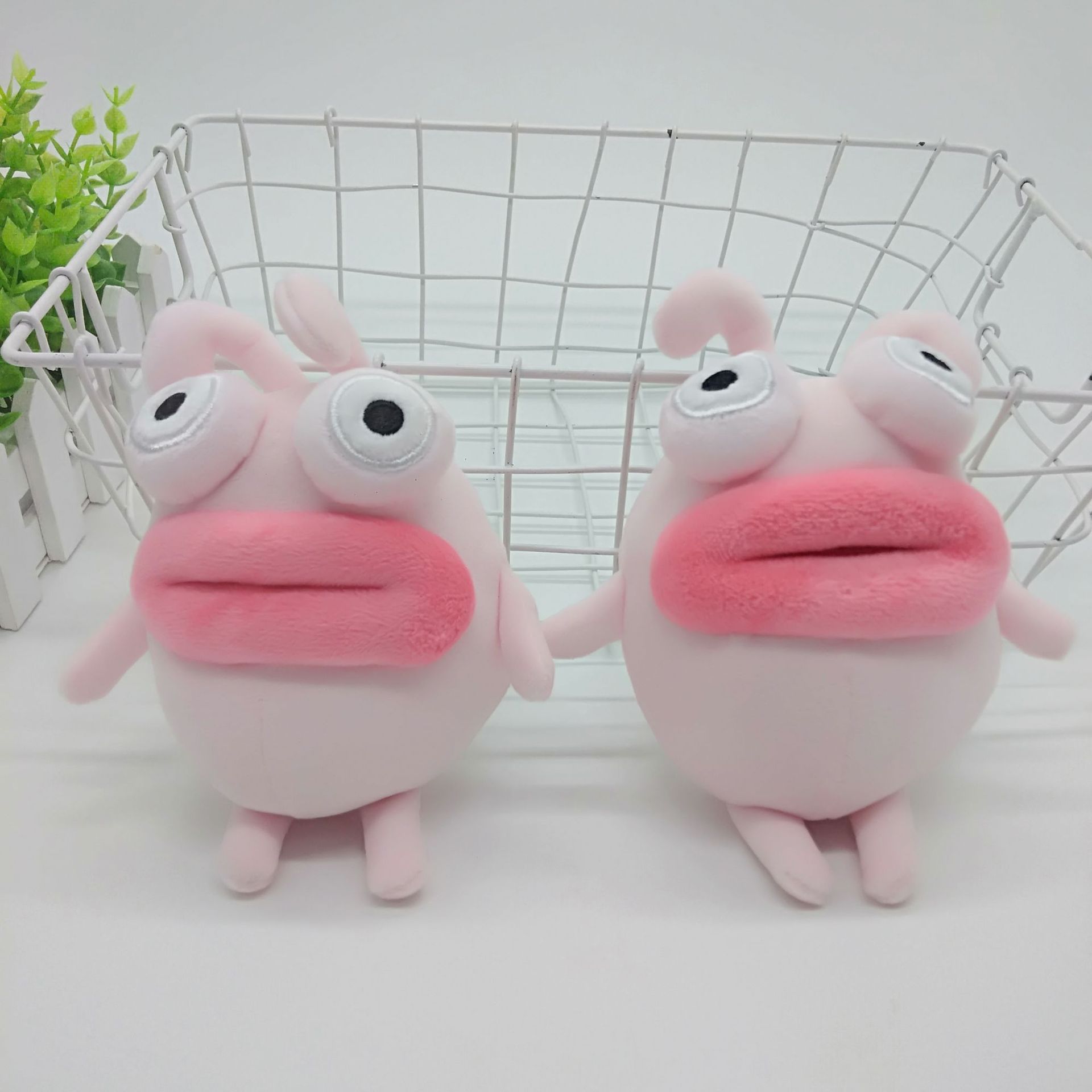 可盐可萌香肠嘴公仔书包挂件汽车钥匙扣精品丑萌毛绒玩偶情侣礼物