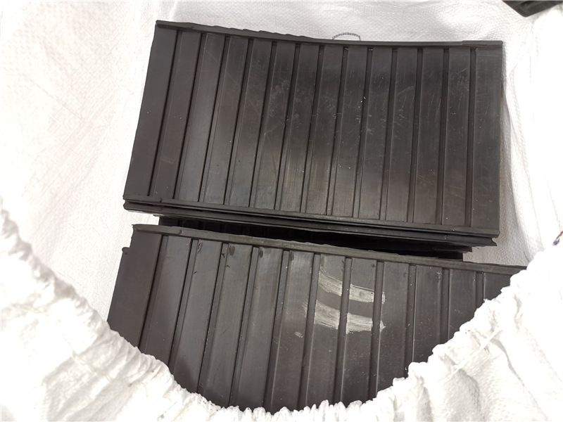 铁路轨枕减震衬垫板 60kg钢轨轨道缓冲橡胶垫块定制轨枕橡胶板