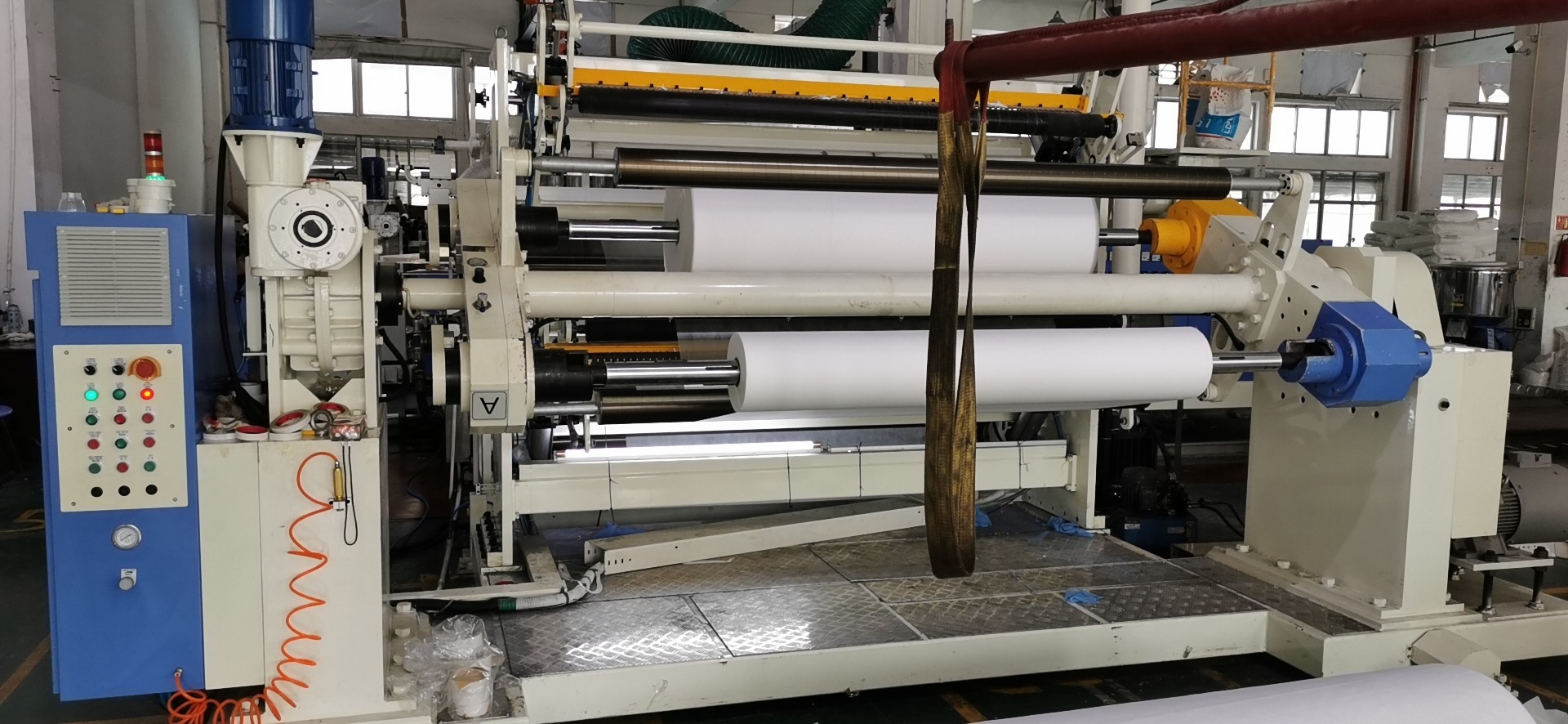 东莞厂家 pe淋膜厂加工 无纺布淋膜加工(复膜,防护服专用)