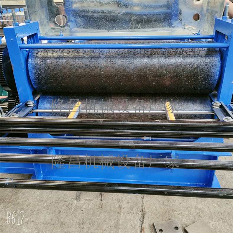 不锈钢板滚花成型机 铁板压纹机 滚轮自动压花裁切机设备工厂定制