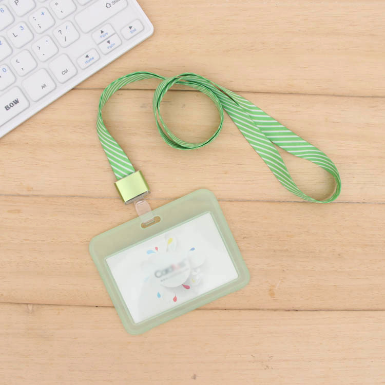 透明磨砂塑料卡套防水塑料证件保护套pp塑料员工证件卡包胸牌胸卡