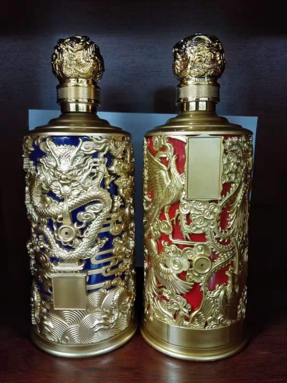 新款龙瓶龙纹酒瓶玻璃白酒瓶镂空龙瓶现货包装