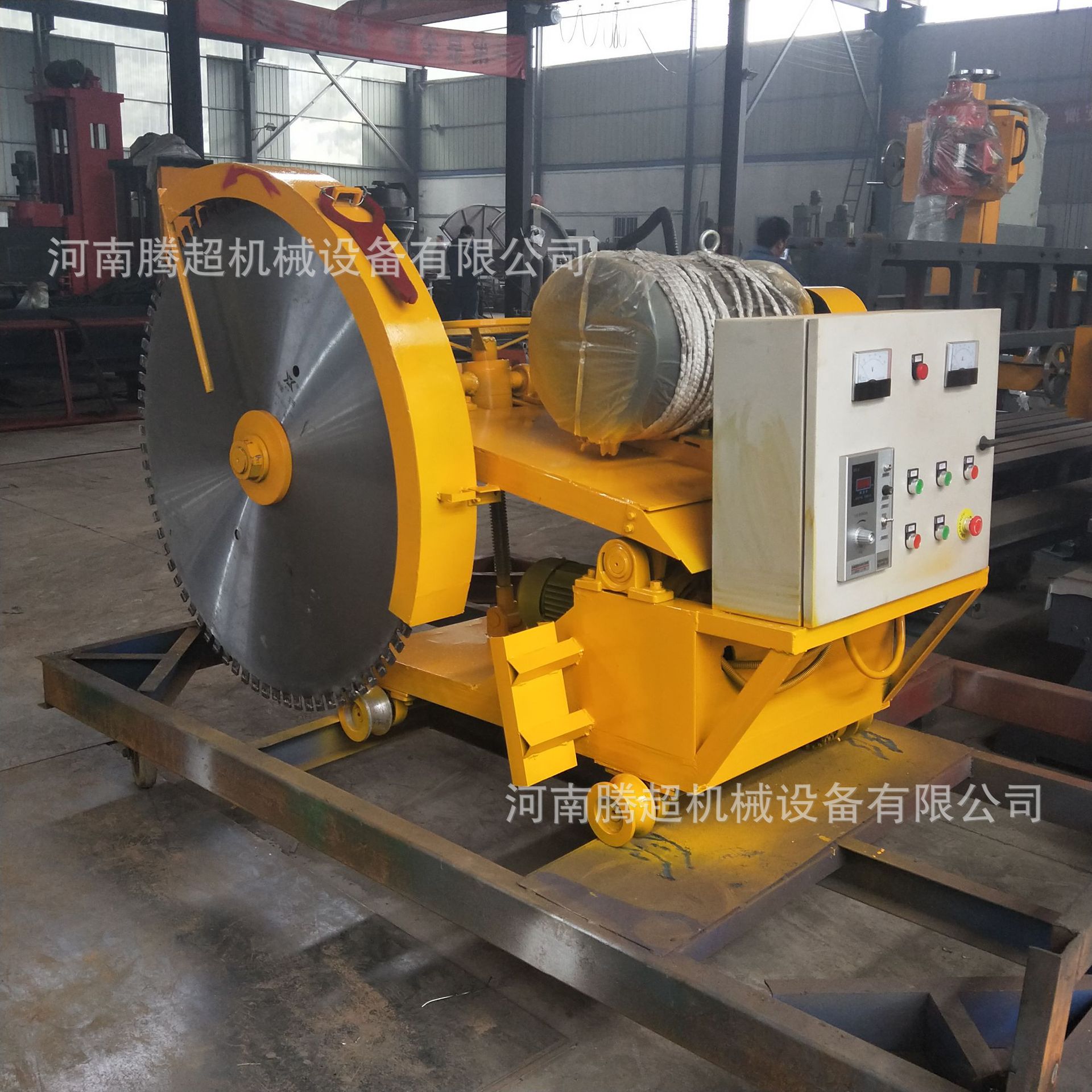 自动行走锯片混凝土切割机 水泥混凝土切割设备 混凝土切割机价格