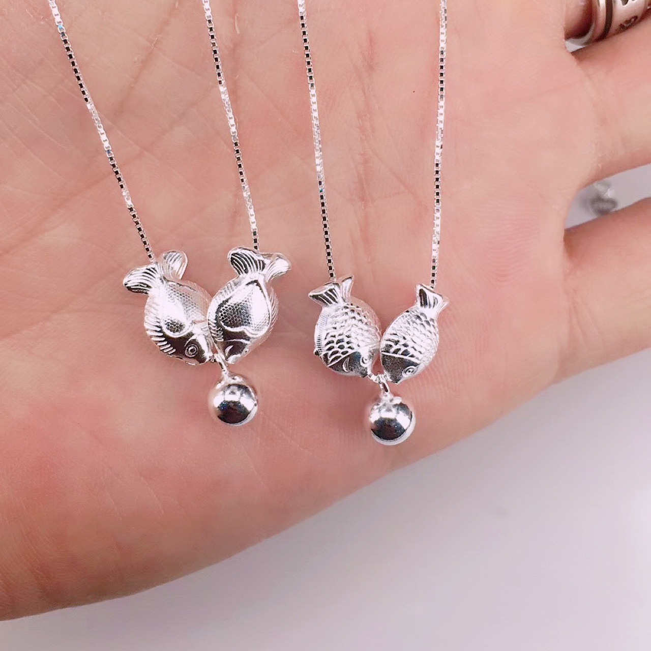 990足银亲嘴鱼吊坠项链同款银吊坠 情侣款双鱼恋吊坠项链