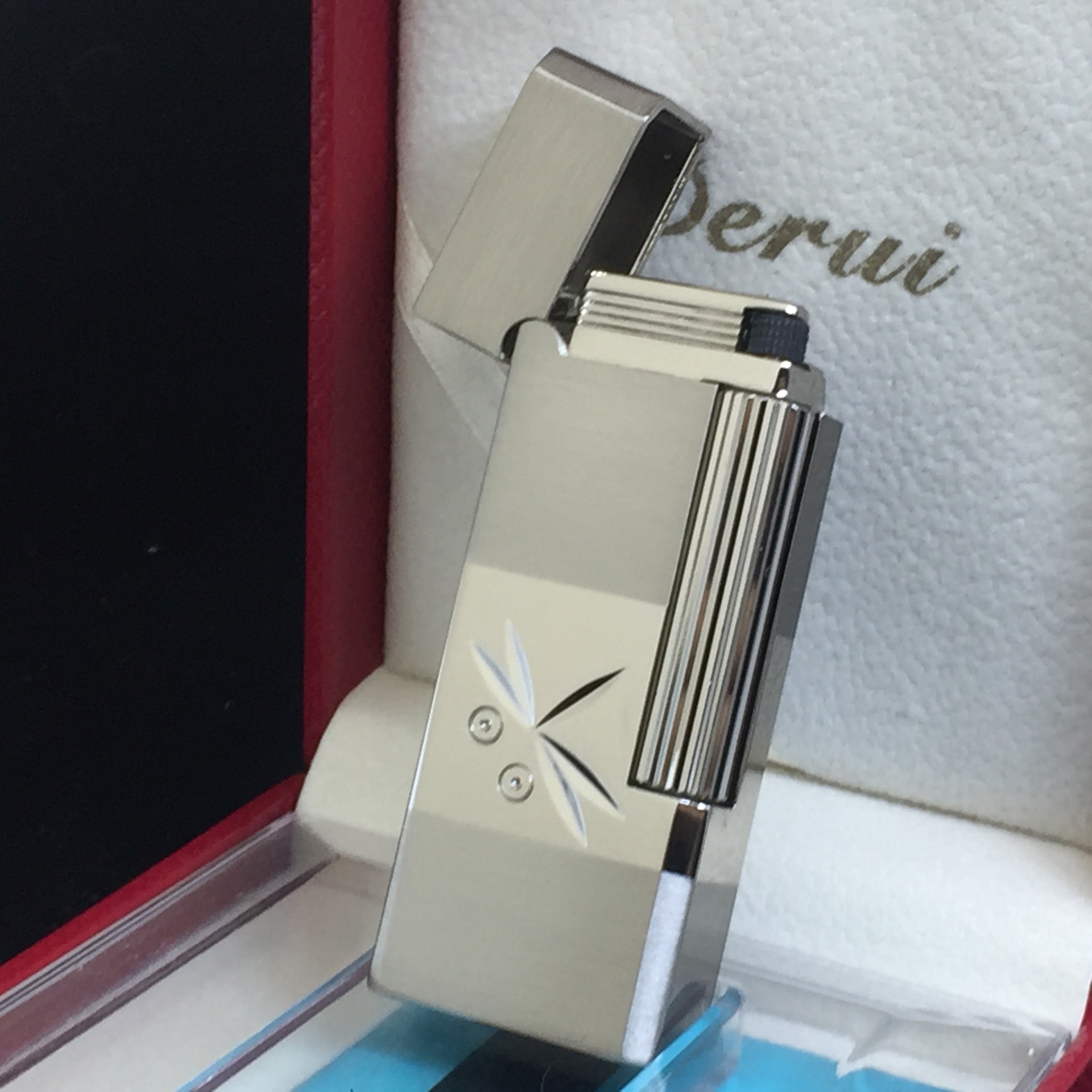 礼盒装德瑞3017蜻蜓图案复古砂轮充气打火机