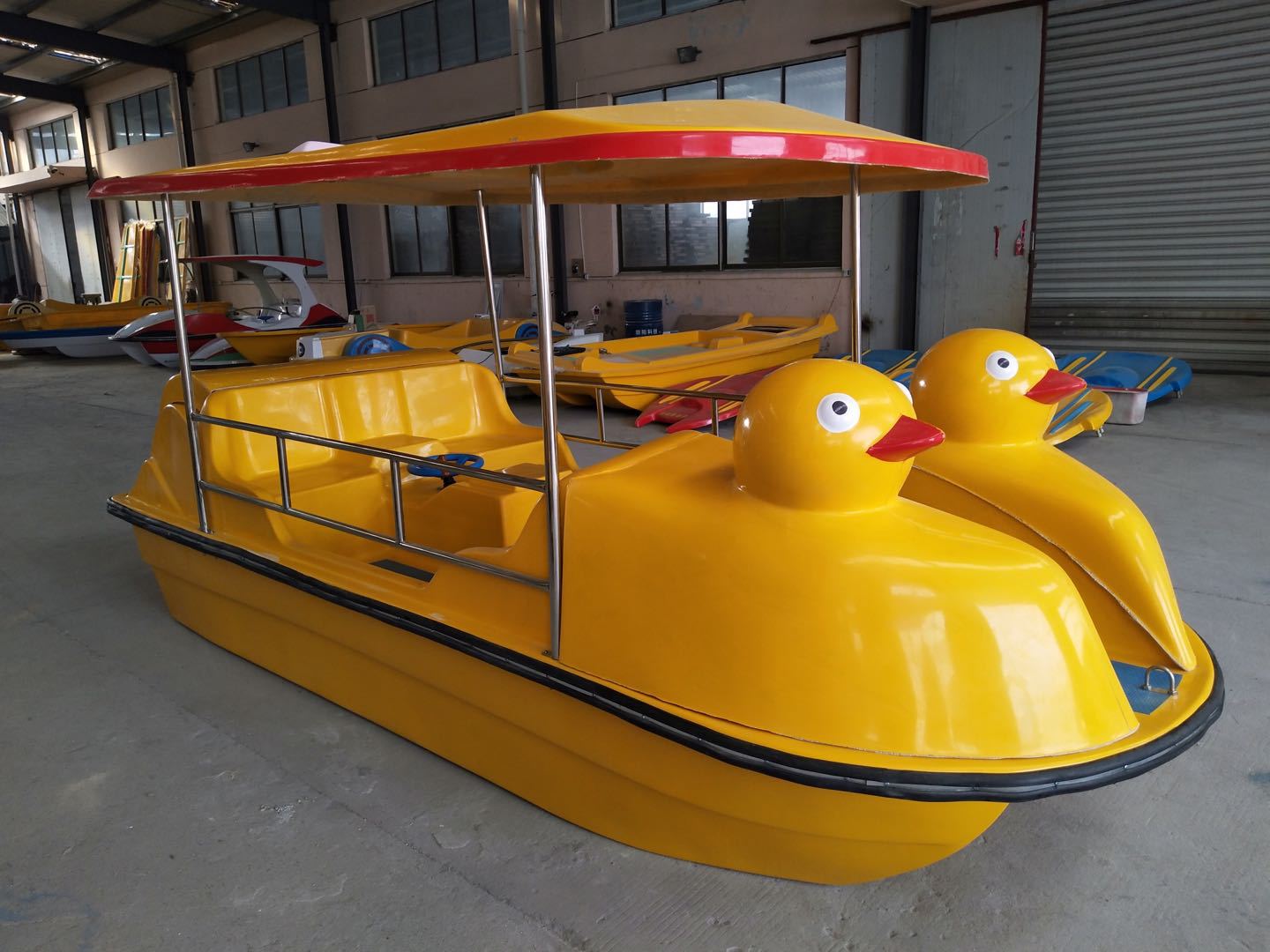 4人电动船自排水电动船豪华电动游船公园景区观光船水上游乐船