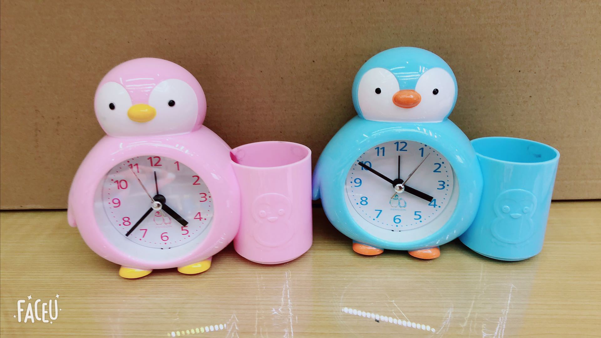 企鹅卡通闹钟学生礼品笔筒闹铃bb摆钟