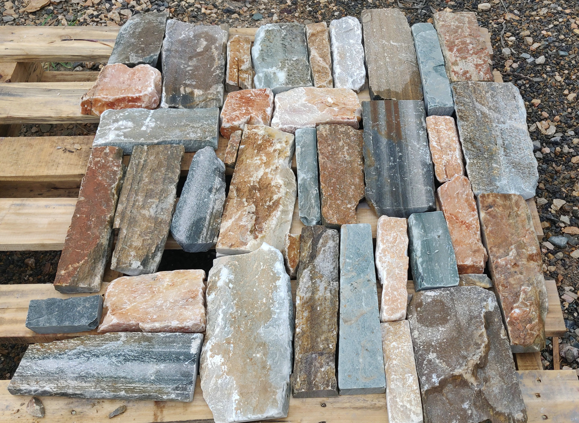 散条石墙面板岩文化石别墅花园庭院围墙外墙文化石石材艺术墙石