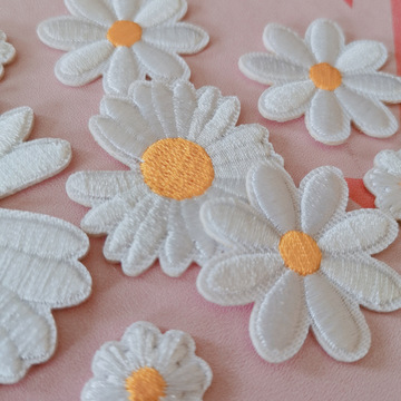 电脑绣花刺绣布贴卡通白色小雏菊布贴补丁贴手账本diy服饰配饰