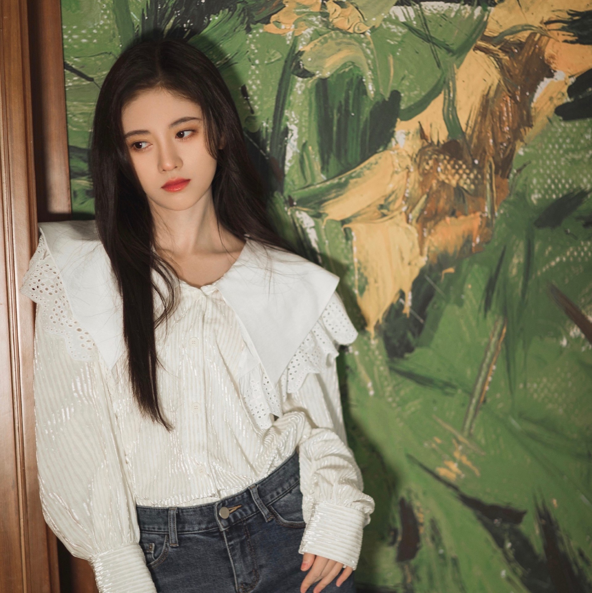 2020春新款女装鞠倩祎同款白色灯芯绒荷叶领长袖衬衫显瘦上衣外套