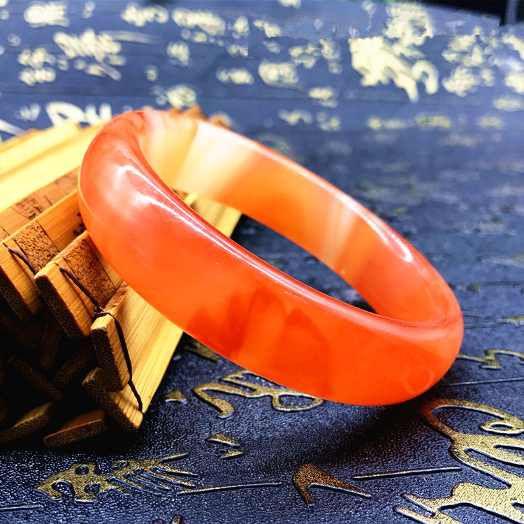 红玛瑙镯子批发 巴西玛瑙玉手镯女款 飘红花玻璃仿玉镯礼品地摊货