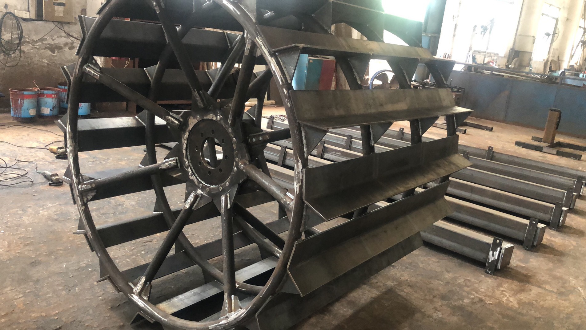 拖拉机铁轮焊接加工耕地机配件旋耕机行走铁轮大型农机松土机