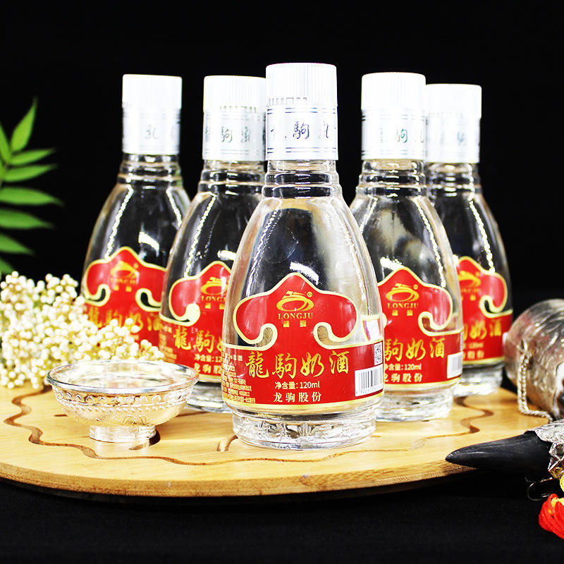 龙驹奶酒内蒙古特产52度小瓶奶酒原箱批发代理120ml浓香型白酒