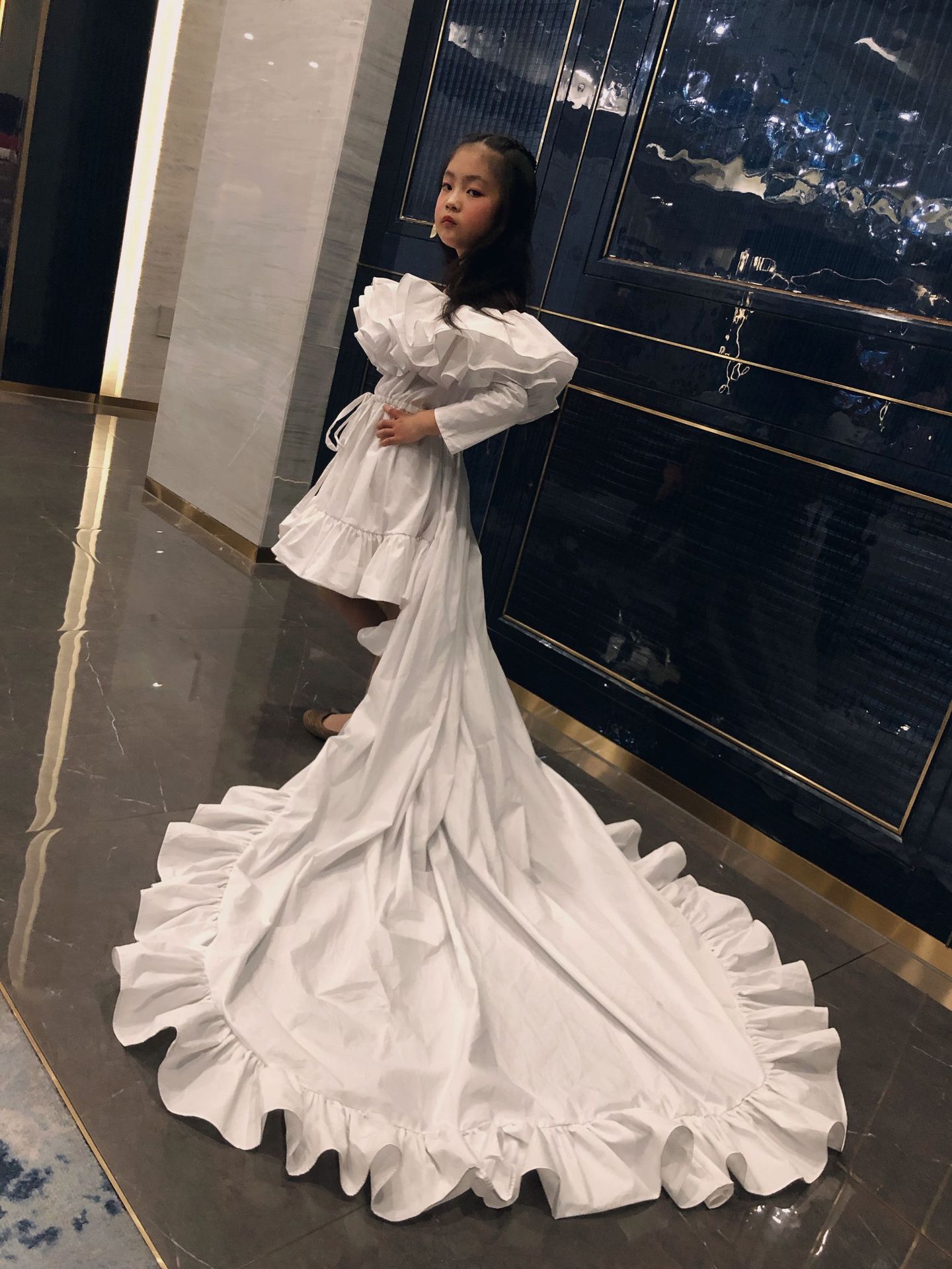 新款亲子礼服公主裙女童拖尾长裙小花童晚礼服走秀表演模特