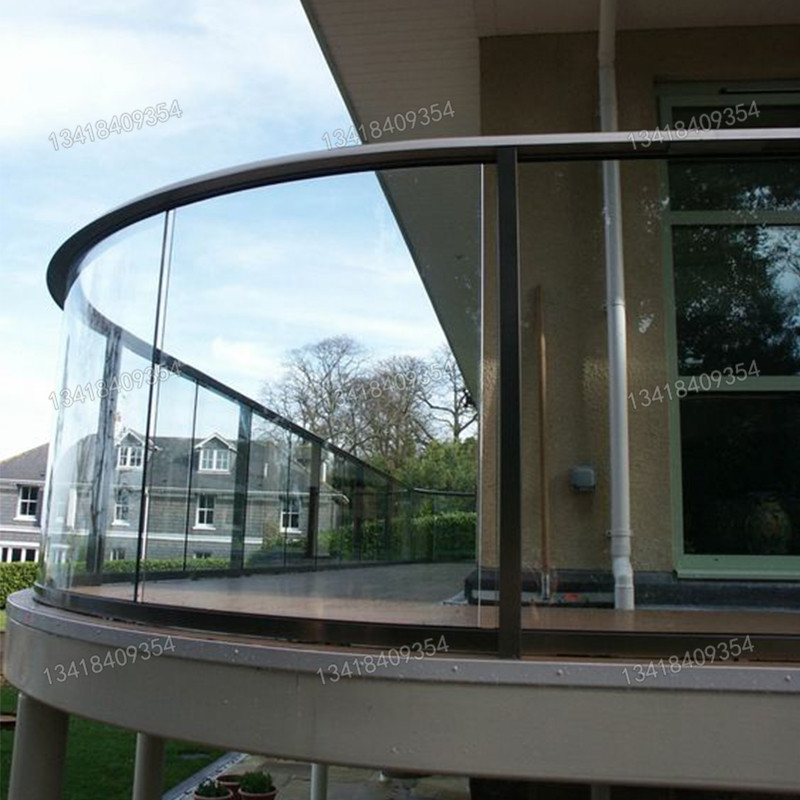 弧形钢化玻璃护栏