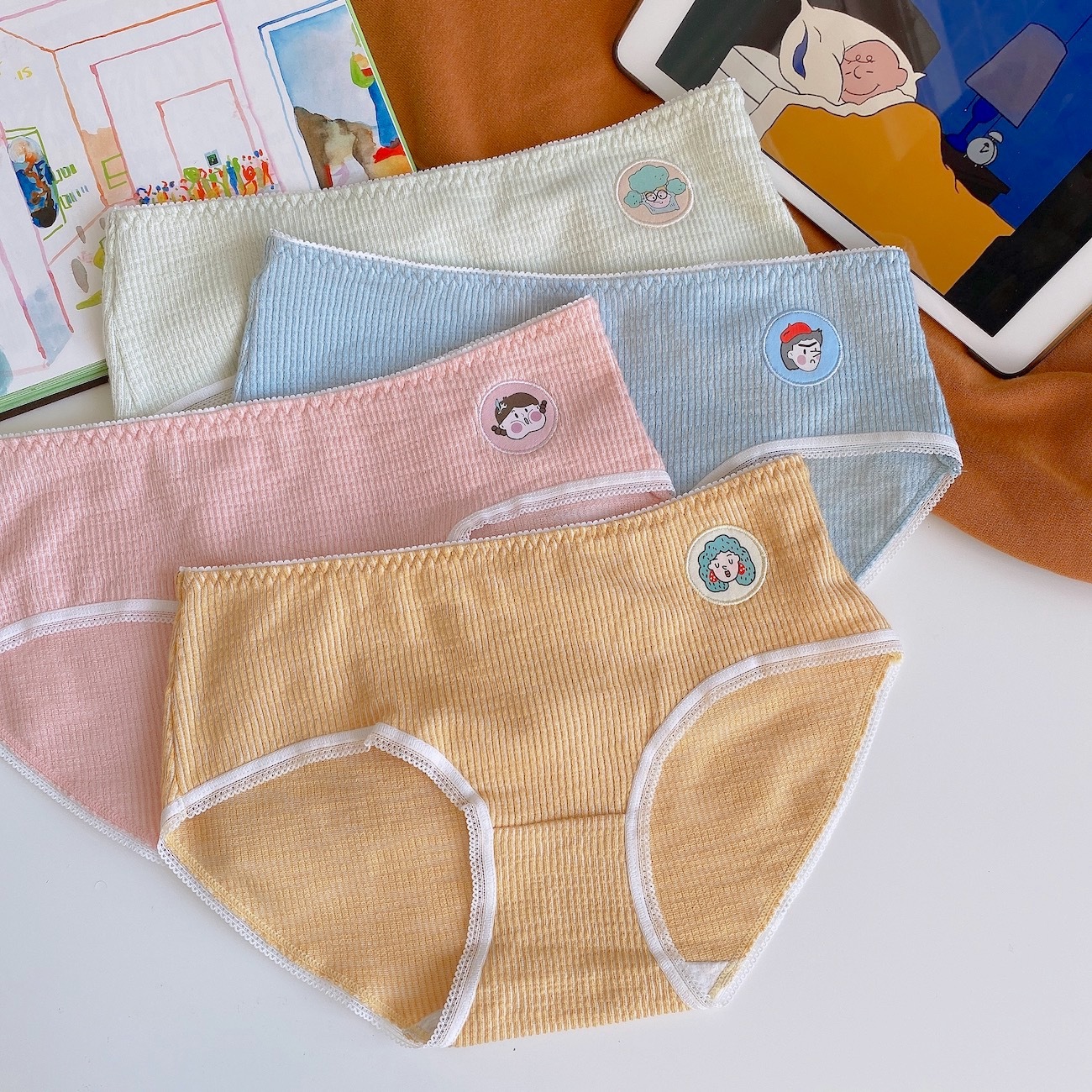 内裤女士 日系甜美少女可爱卡通头像图案螺纹透气棉裆中腰三角裤