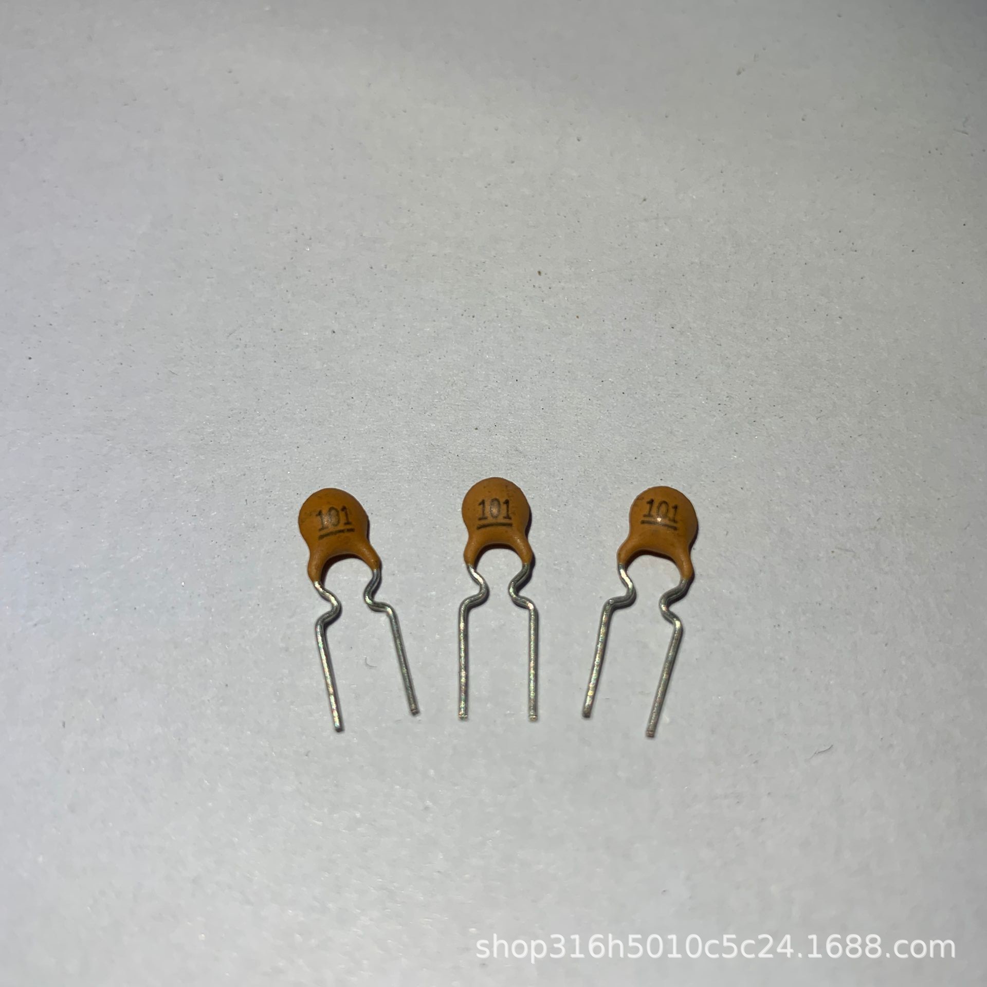 瓷片电容 101/100v 土黄色5mm 103/100v 104/100v 全系列型号齐全